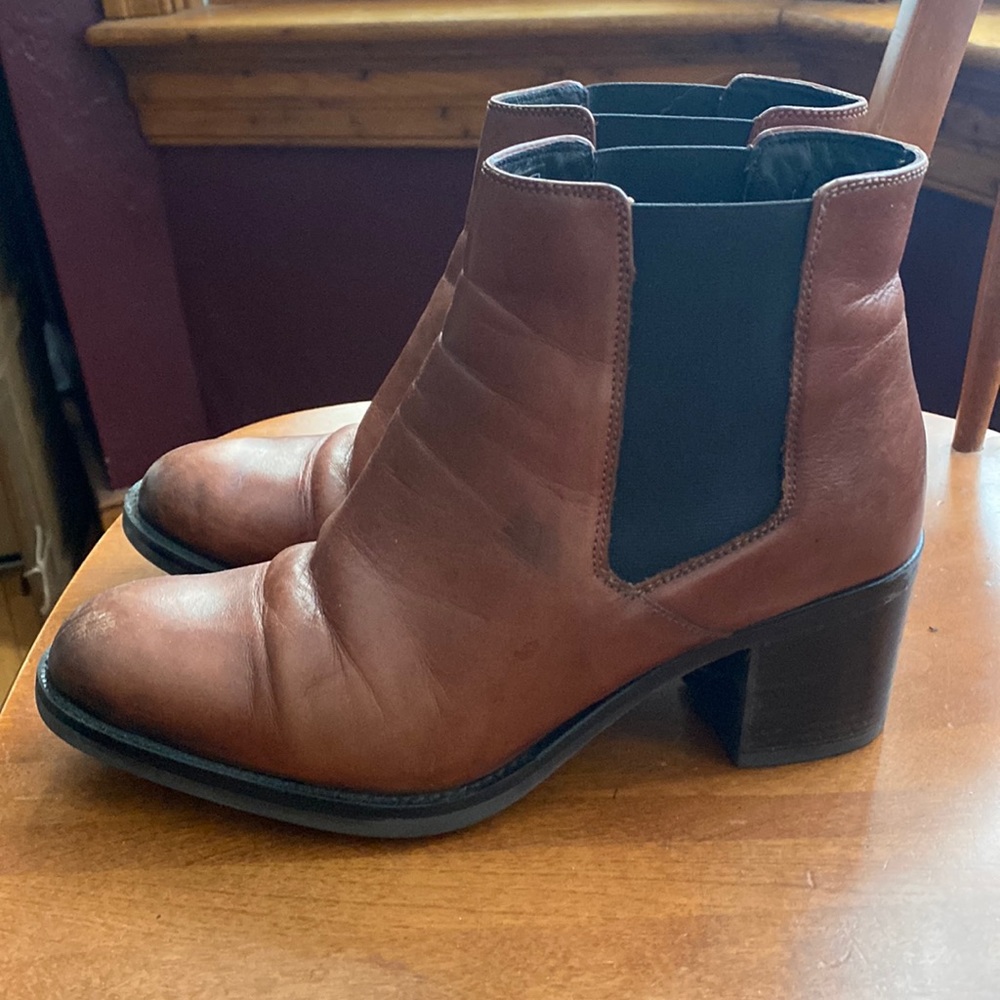 Clarks brown ankle bootie